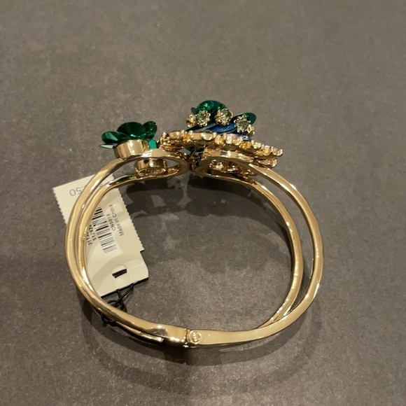 𝅺NWT Talbots Gold Bangle w/ Flower bracelet - Picture 4 of 5